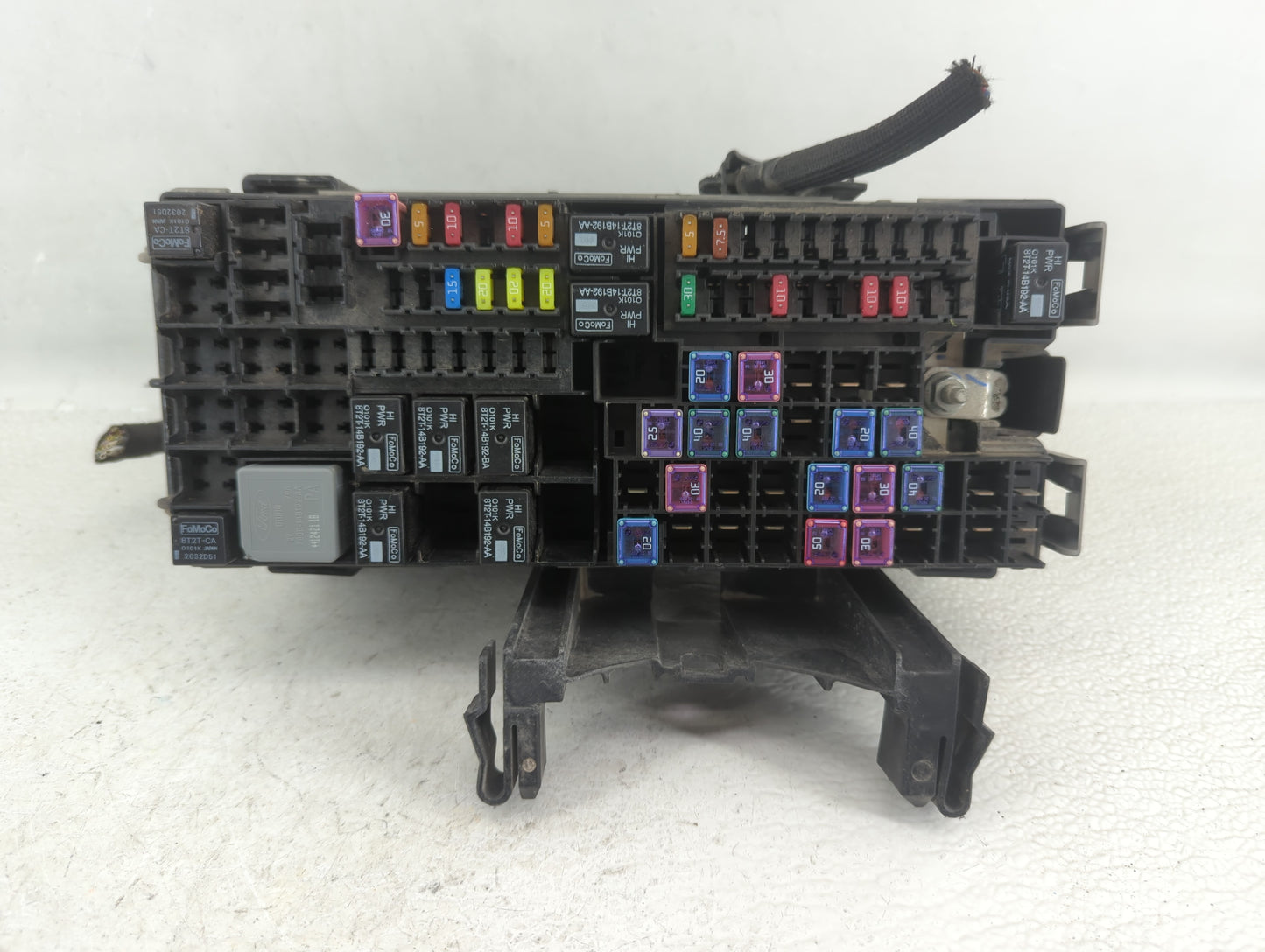 2013-2016 Ford Taurus Fusebox Fuse Box Panel Relay Module P/N:DG1T-14A003-BA Fits Fits 2013 2014 2015 2016 OEM Used Auto Par