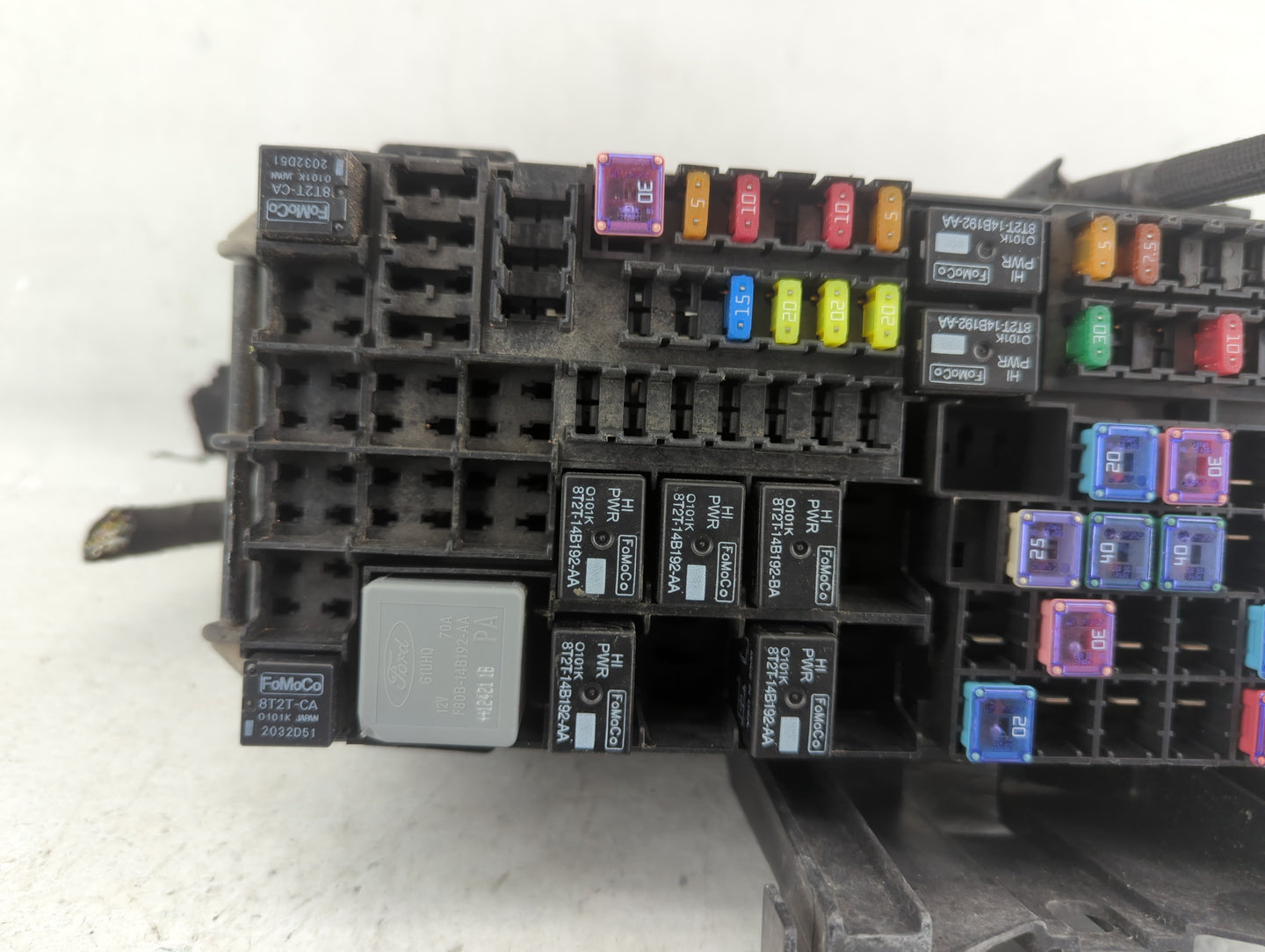 2013-2016 Ford Taurus Fusebox Fuse Box Panel Relay Module P/N:DG1T-14A003-BA Fits Fits 2013 2014 2015 2016 OEM Used Auto Par