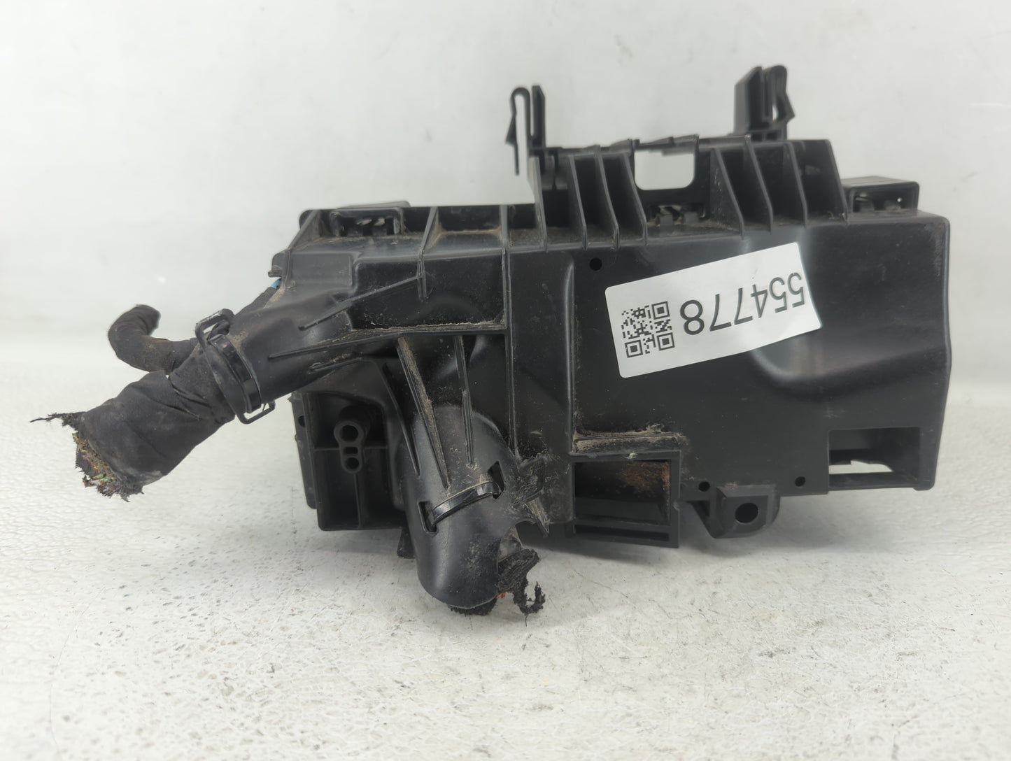 2013-2016 Ford Taurus Fusebox Fuse Box Panel Relay Module P/N:DG1T-14A003-BA Fits Fits 2013 2014 2015 2016 OEM Used Auto Par