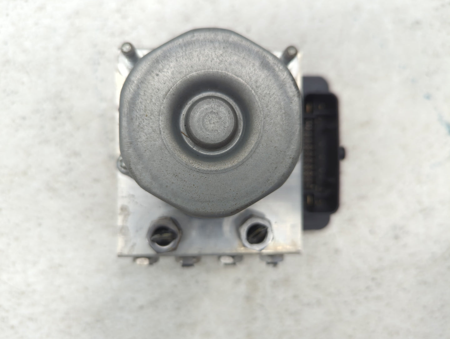 2013-2014 Ford Taurus ABS Pump Control Module Replacement P/N:DG13-2C405-AC Fits Fits 2013 2014 OEM Used Auto Parts - Oemuse