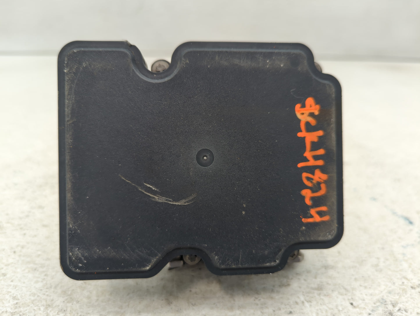 2013-2014 Ford Taurus ABS Pump Control Module Replacement P/N:DG13-2C405-AC Fits Fits 2013 2014 OEM Used Auto Parts - Oemuse