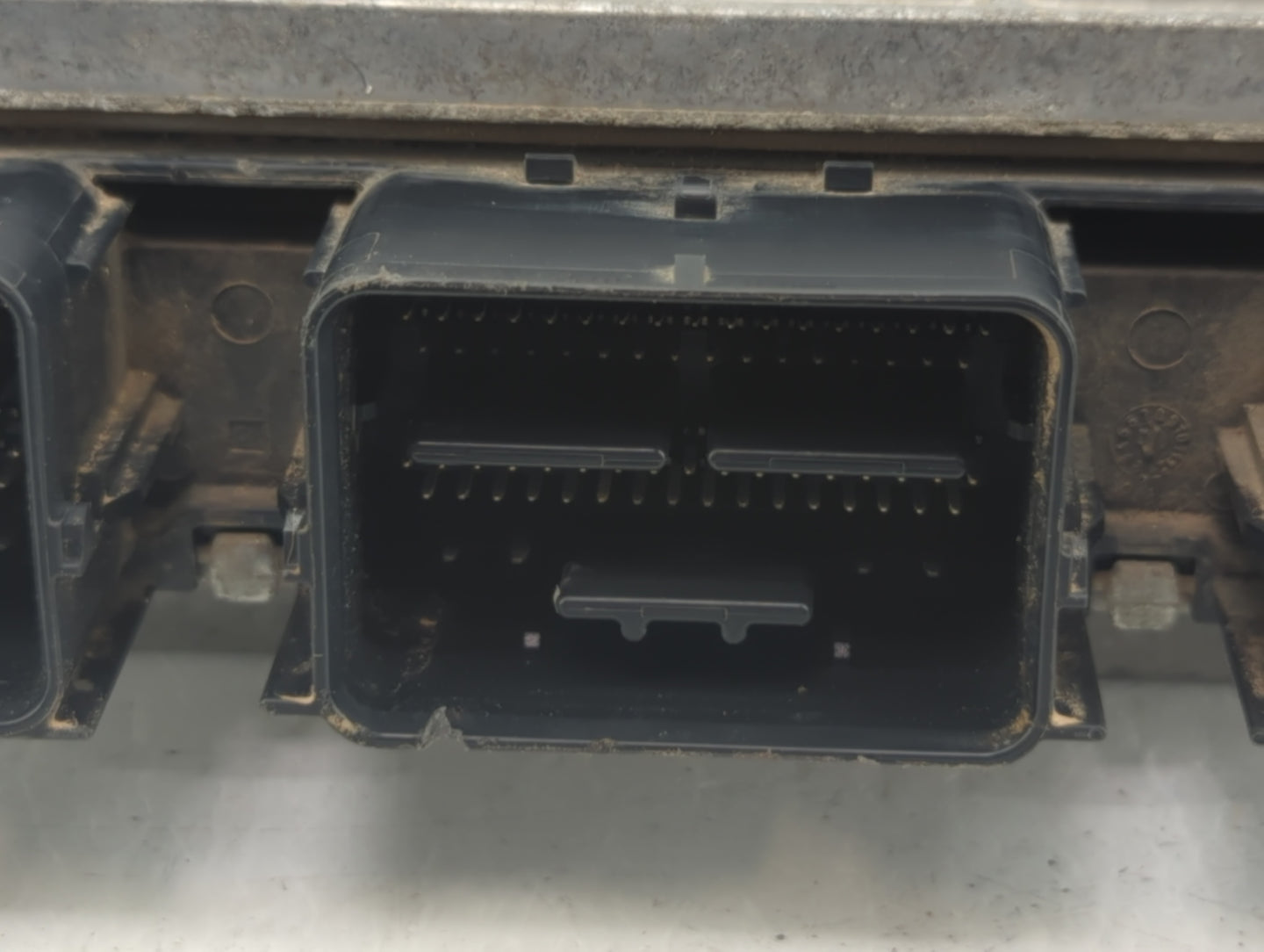 2013-2016 Ford Taurus PCM Engine Control Computer ECU ECM PCU OEM P/N:DG1A-12A650-SB Fits Fits 2013 2014 2015 2016 OEM Used 