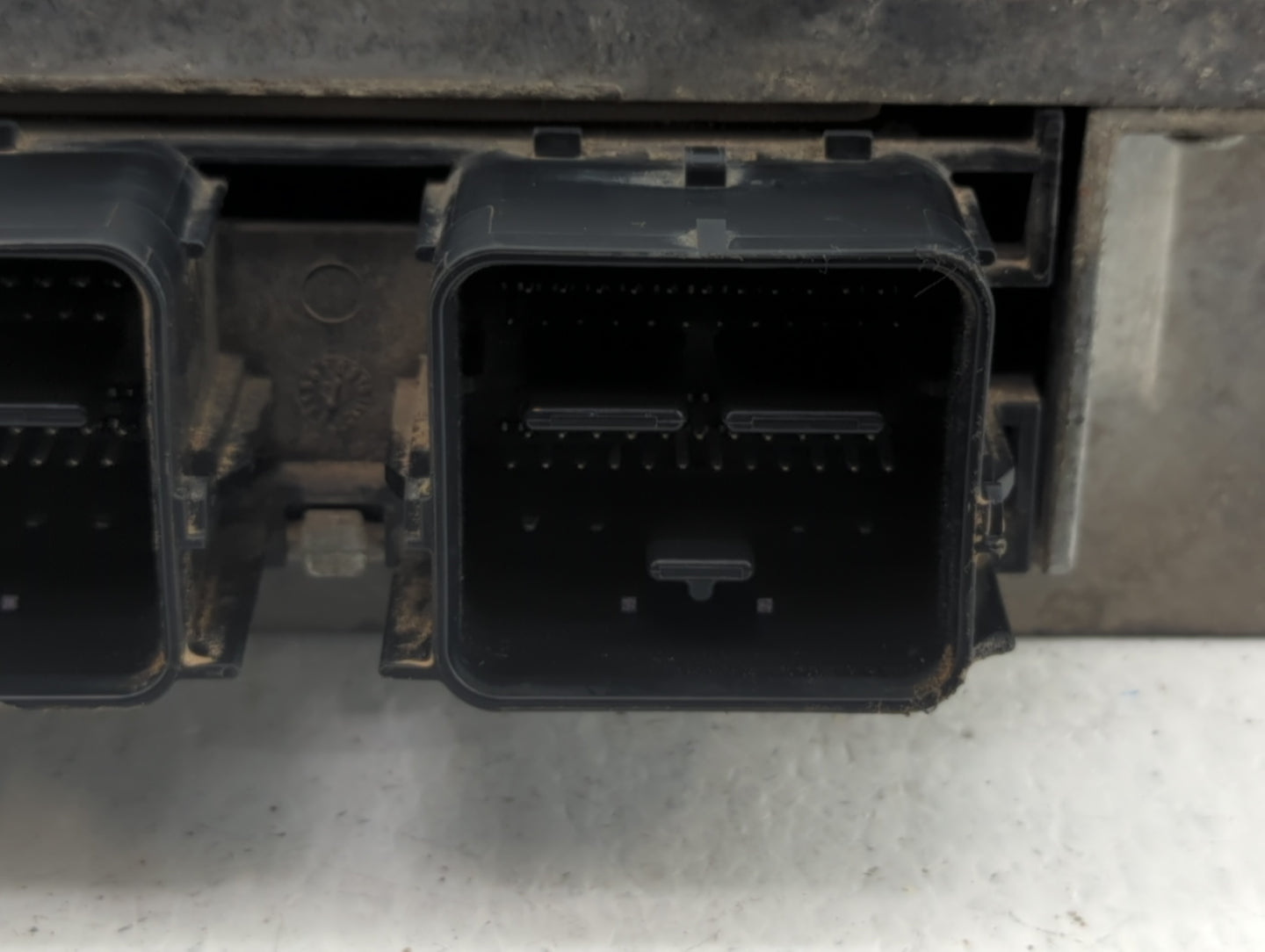 2013-2016 Ford Taurus PCM Engine Control Computer ECU ECM PCU OEM P/N:DG1A-12A650-SB Fits Fits 2013 2014 2015 2016 OEM Used 