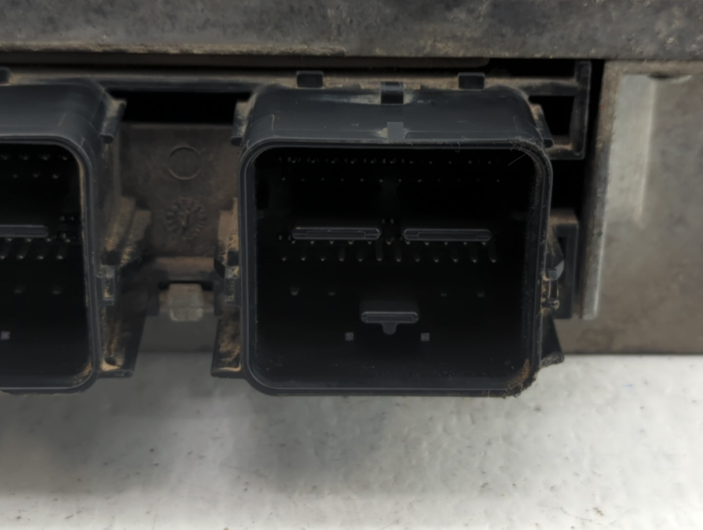 2013-2016 Ford Taurus PCM Engine Control Computer ECU ECM PCU OEM P/N:DG1A-12A650-SB Fits Fits 2013 2014 2015 2016 OEM Used 