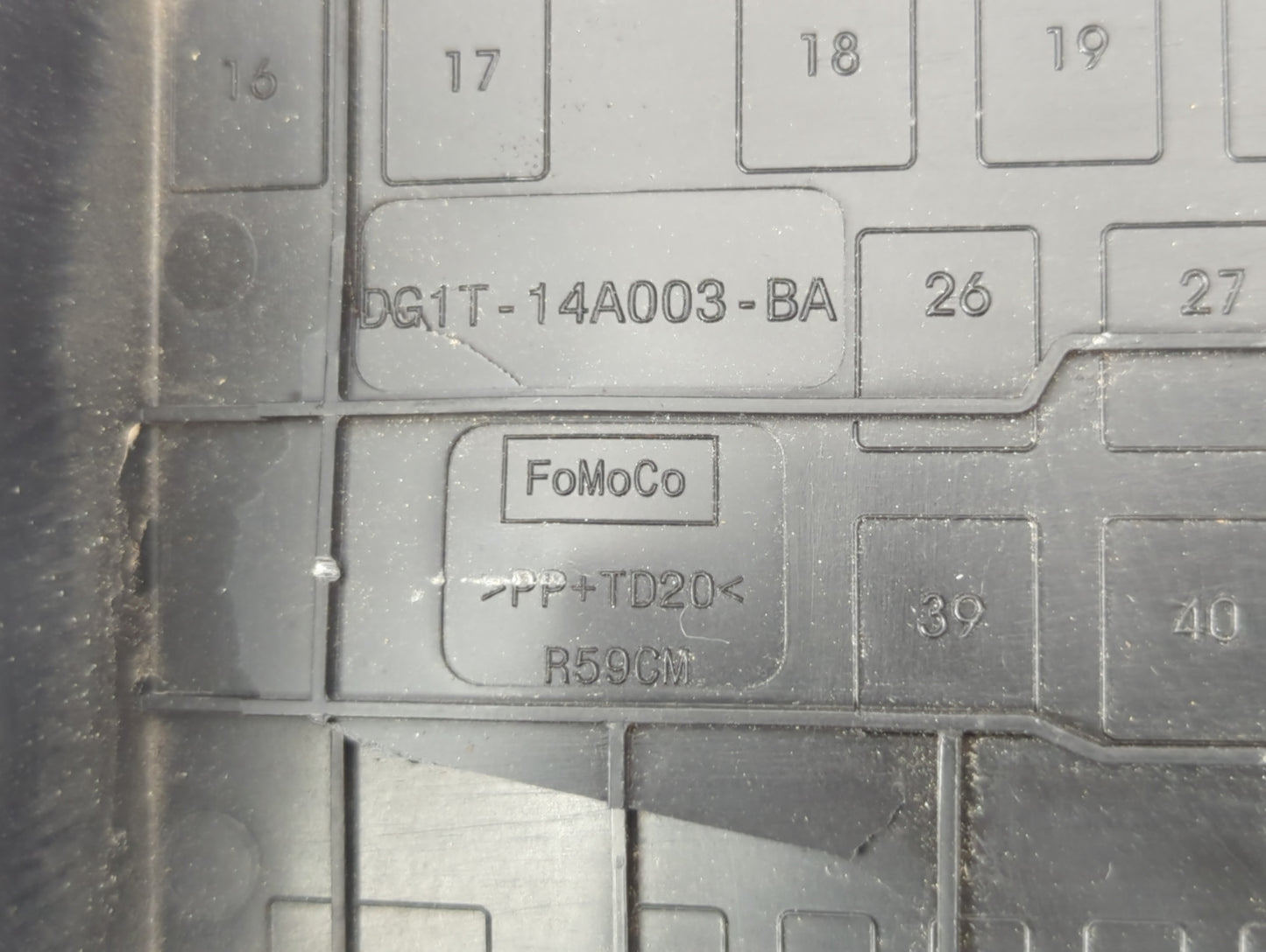 2013-2016 Ford Taurus Fusebox Fuse Box Panel Relay Module P/N:DG1T-14A003-BA Fits Fits 2013 2014 2015 2016 OEM Used Auto Par