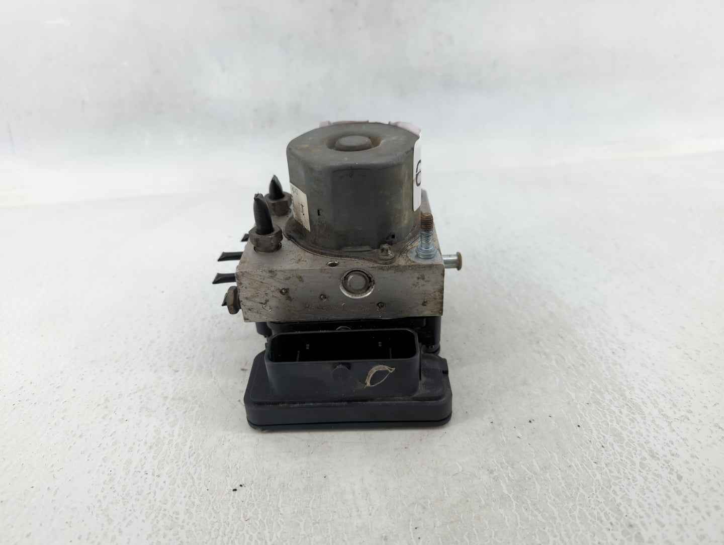 2013-2014 Ford Taurus ABS Pump Control Module Replacement P/N:269 515 DG13-2C405-AG Fits Fits 2013 2014 OEM Used Auto Parts 