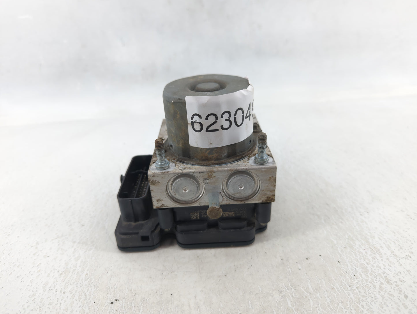 2013-2014 Ford Taurus ABS Pump Control Module Replacement P/N:269 515 DG13-2C405-AG Fits Fits 2013 2014 OEM Used Auto Parts 