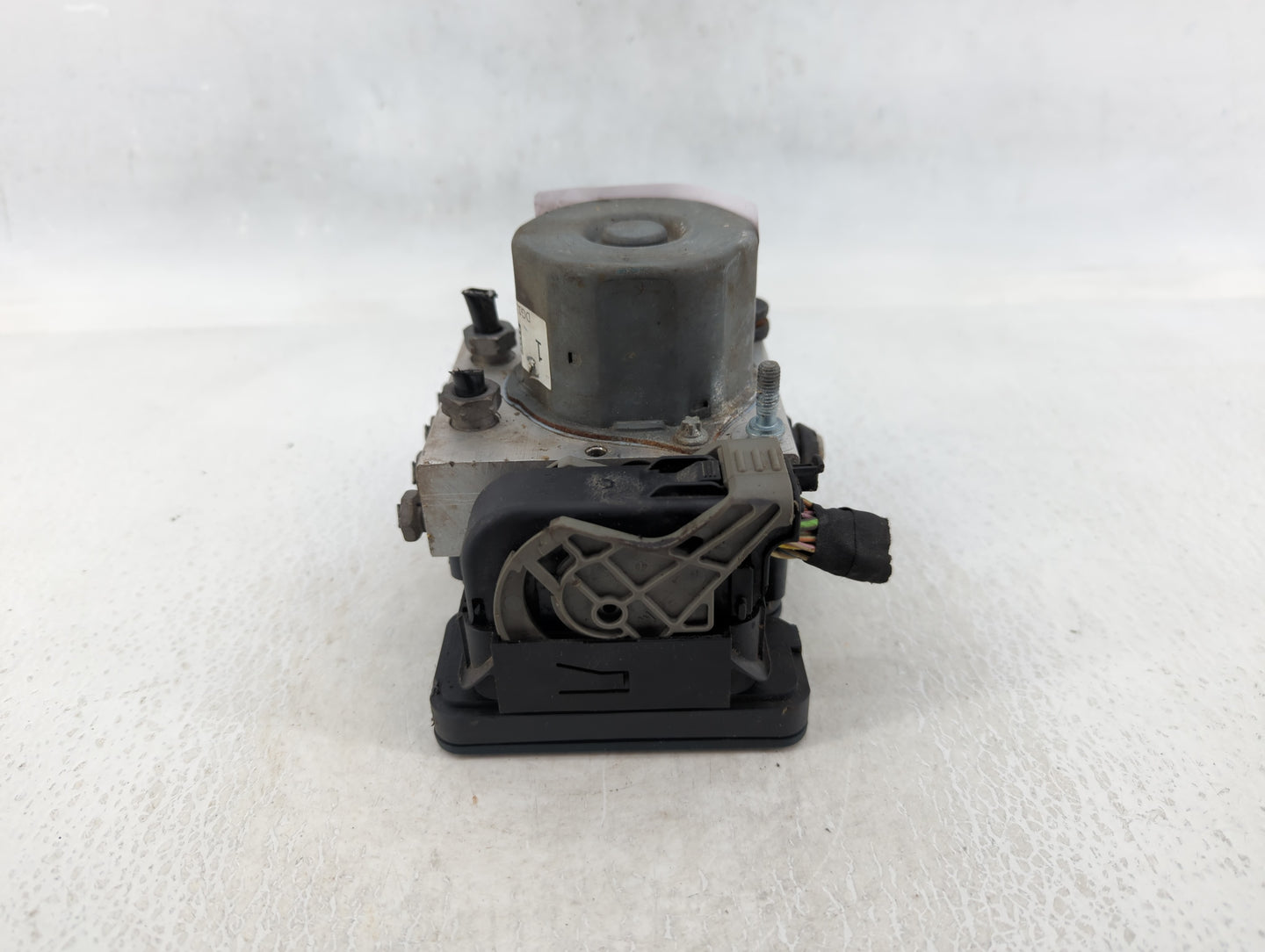 2013-2014 Ford Taurus ABS Pump Control Module Replacement P/N:130618 269 515, DG13-2C405-AG Fits Fits 2013 2014 OEM Used Aut