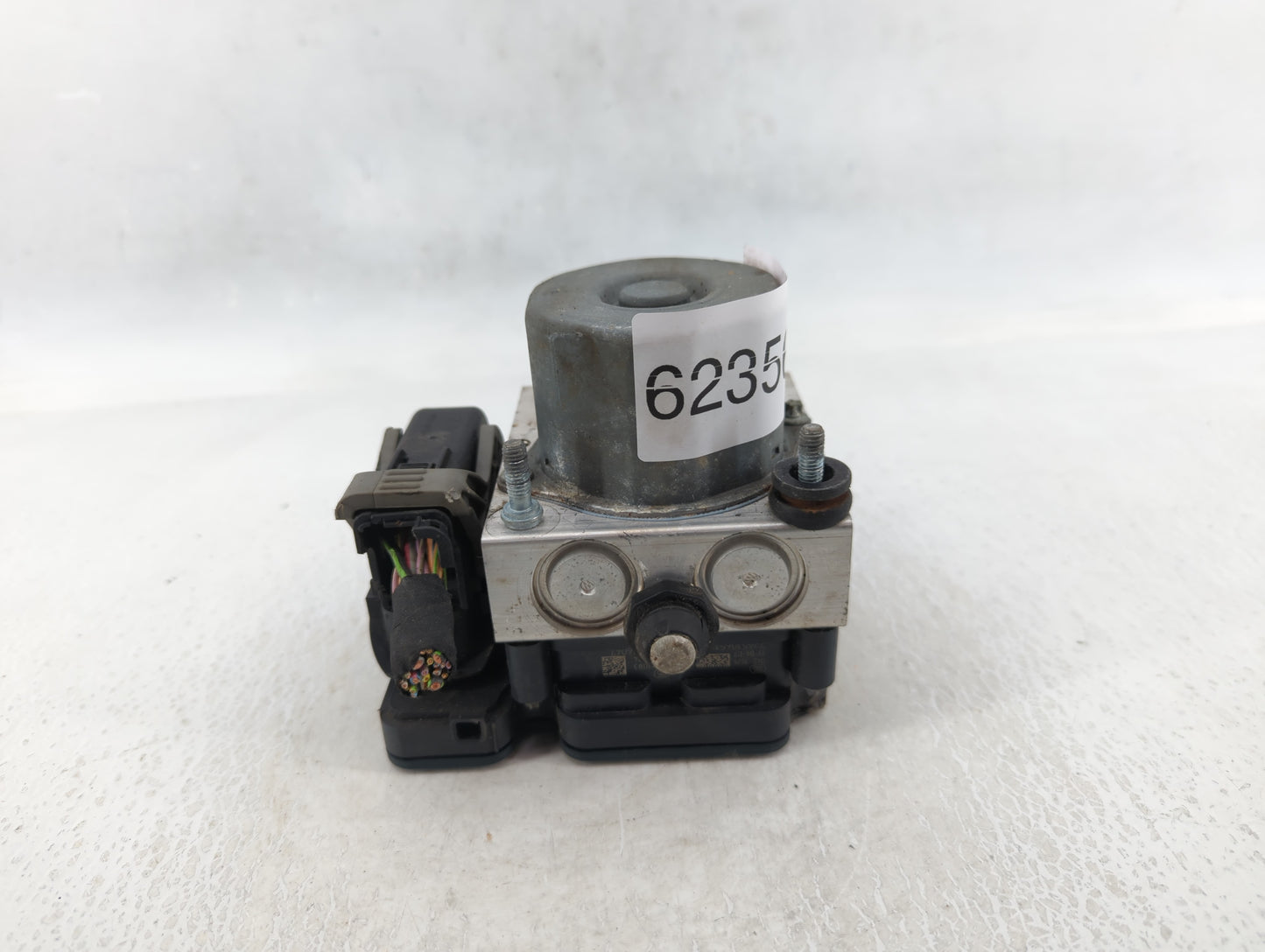 2013-2014 Ford Taurus ABS Pump Control Module Replacement P/N:130618 269 515, DG13-2C405-AG Fits Fits 2013 2014 OEM Used Aut