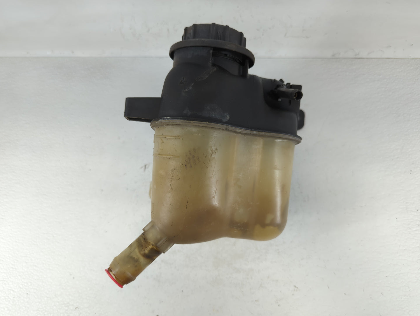 2012-2019 Ford Taurus Radiator Coolant Overflow Expansion Tank Bottle - Oemusedautoparts1.com