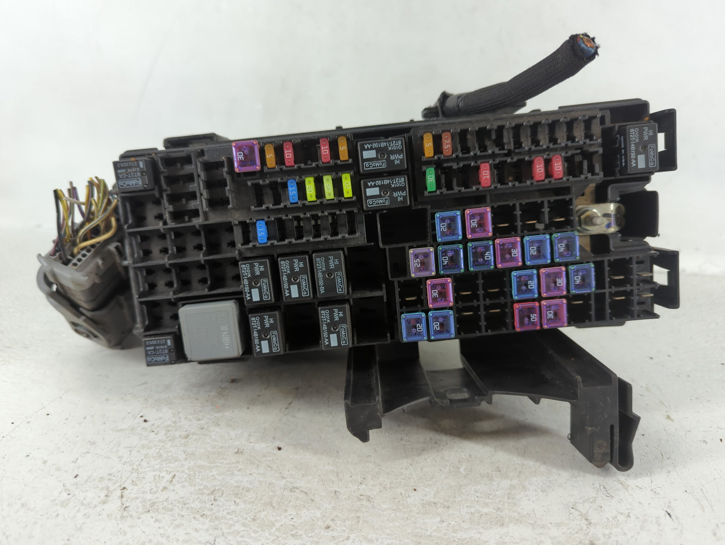 2013-2016 Ford Taurus Fusebox Fuse Box Panel Relay Module P/N:DG1T-14A003-BA Fits Fits 2013 2014 2015 2016 OEM Used Auto Par