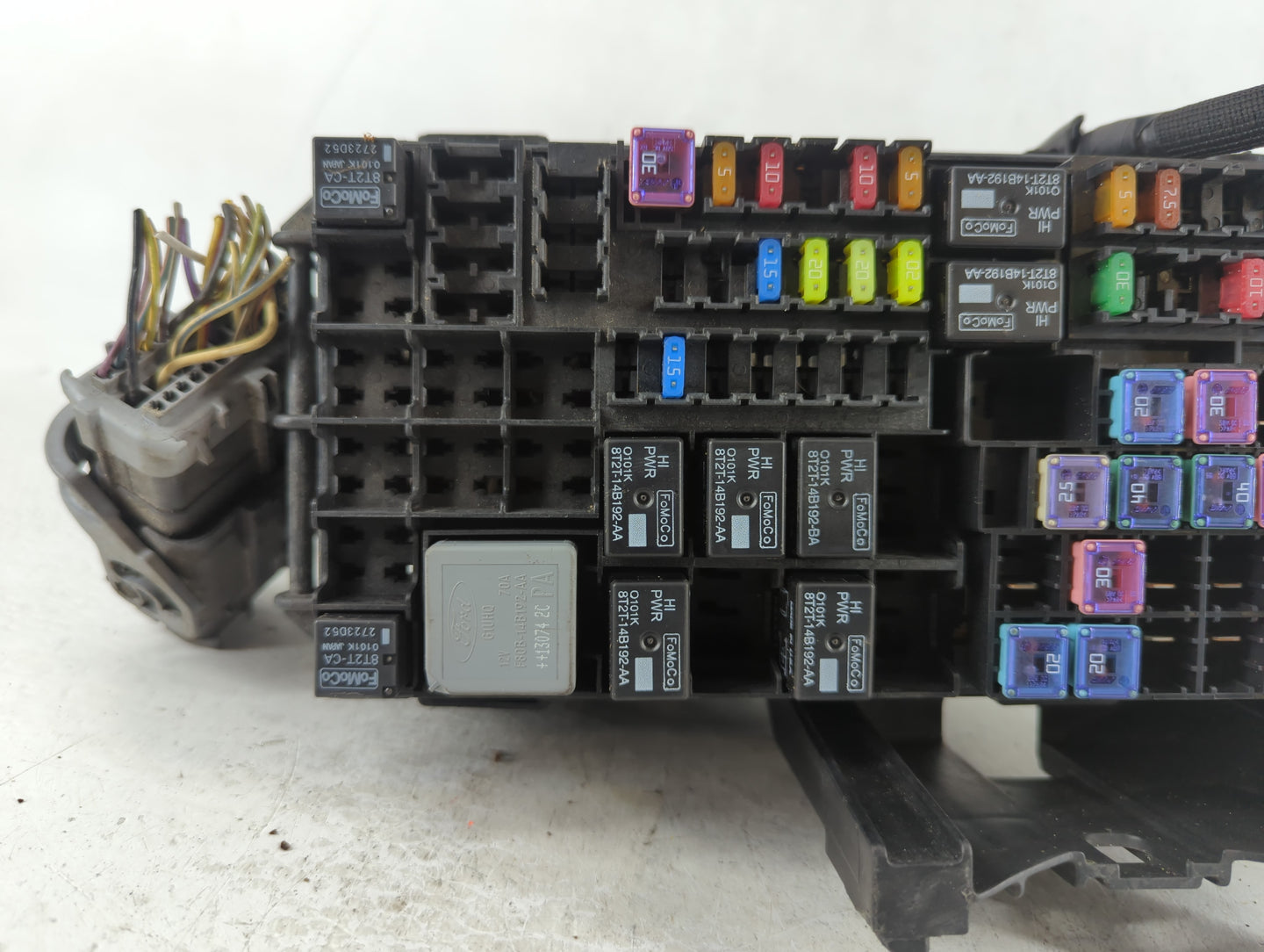 2013-2016 Ford Taurus Fusebox Fuse Box Panel Relay Module P/N:DG1T-14A003-BA Fits Fits 2013 2014 2015 2016 OEM Used Auto Par