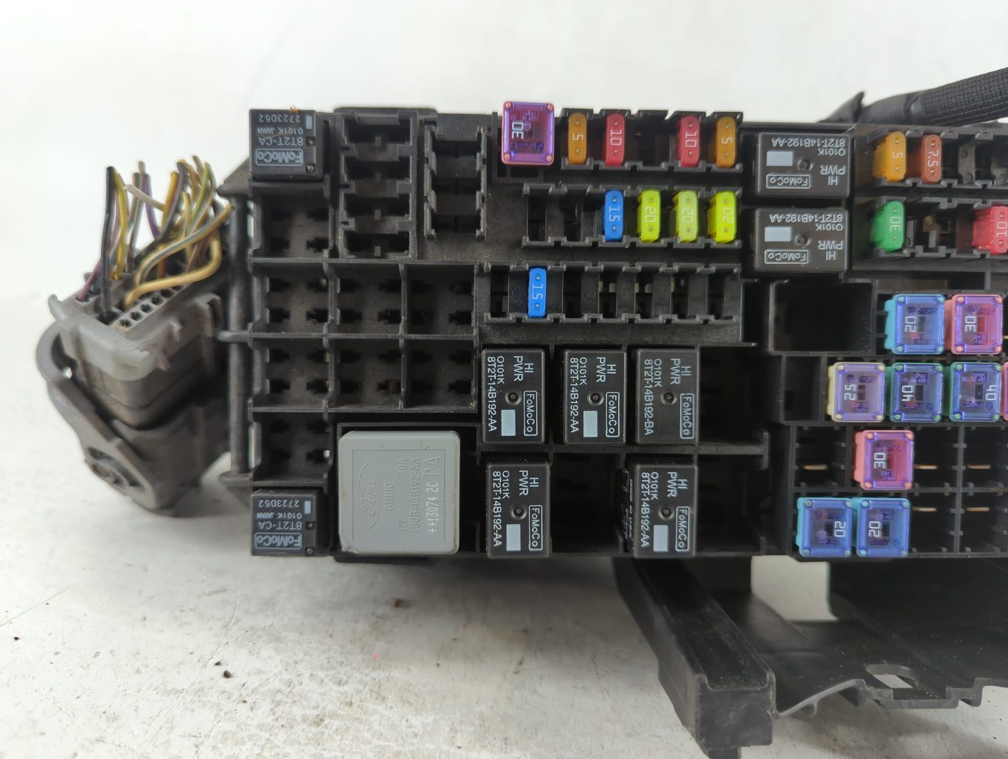 2013-2016 Ford Taurus Fusebox Fuse Box Panel Relay Module P/N:DG1T-14A003-BA Fits Fits 2013 2014 2015 2016 OEM Used Auto Par