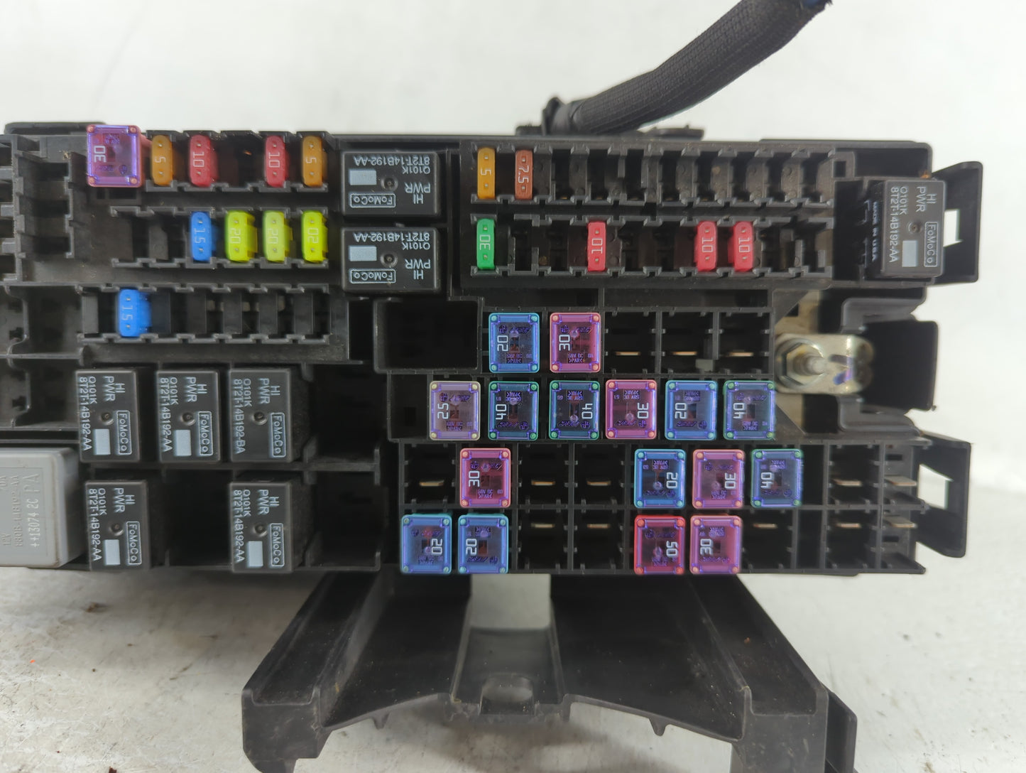 2013-2016 Ford Taurus Fusebox Fuse Box Panel Relay Module P/N:DG1T-14A003-BA Fits Fits 2013 2014 2015 2016 OEM Used Auto Par