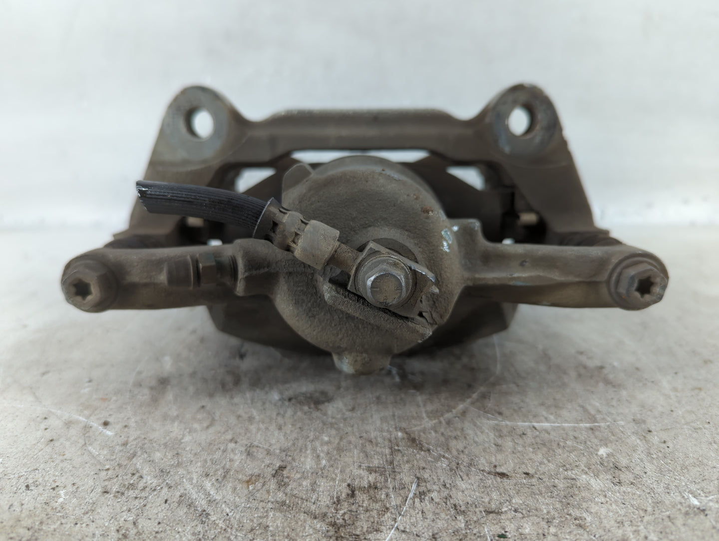 2013-2019 Ford Taurus Front Passenger Right Brake Caliper - Oemusedautoparts1.com