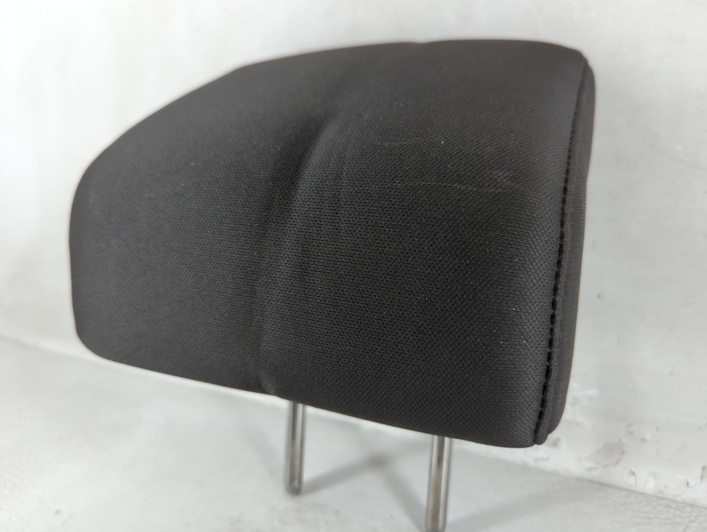 2013 Ford Taurus Headrest Head Rest Rear Center Seat Fits OEM Used Auto Parts - Oemusedautoparts1.com