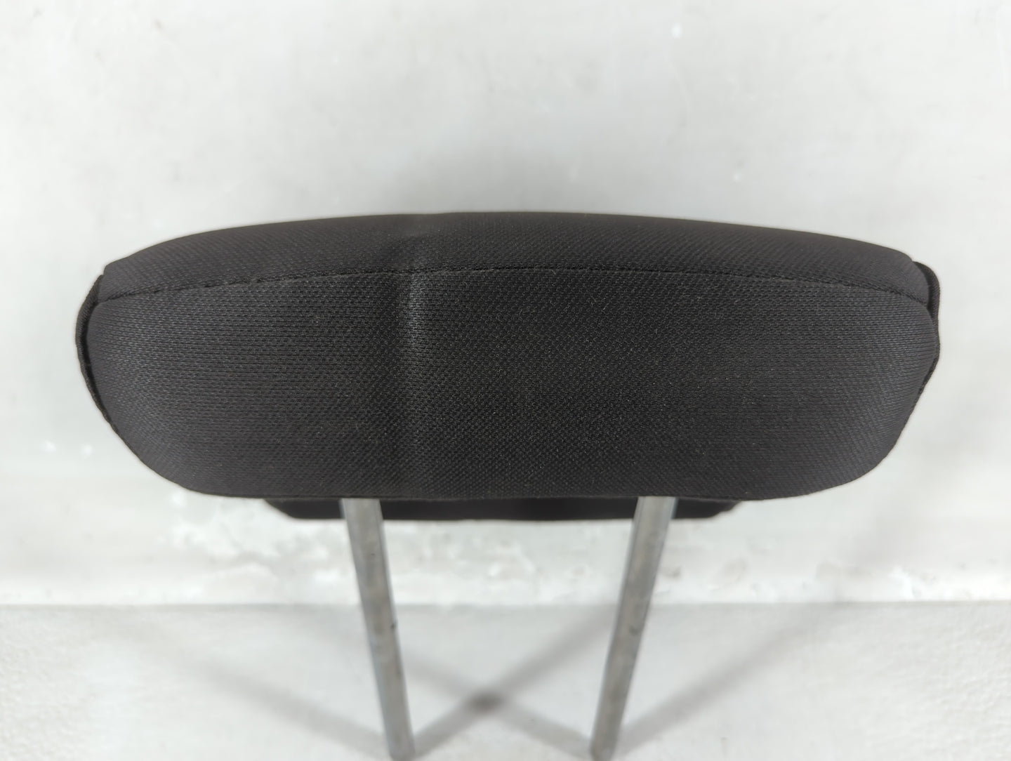 2013 Ford Taurus Headrest Head Rest Rear Center Seat Fits OEM Used Auto Parts - Oemusedautoparts1.com
