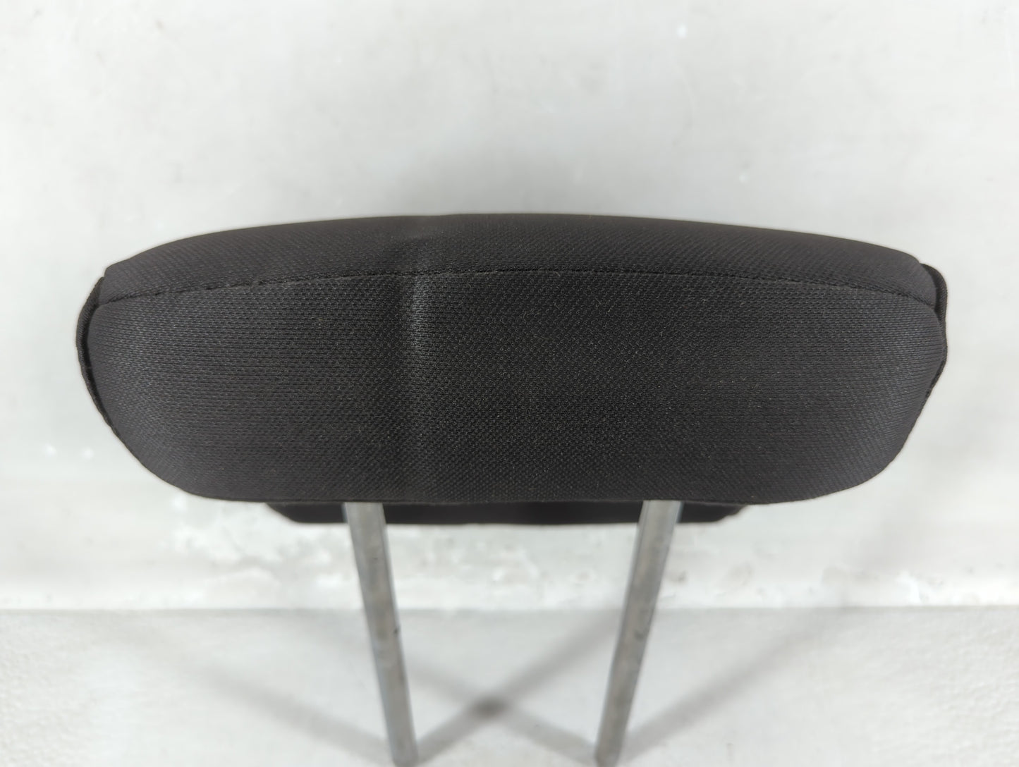 2013 Ford Taurus Headrest Head Rest Rear Center Seat Fits OEM Used Auto Parts - Oemusedautoparts1.com