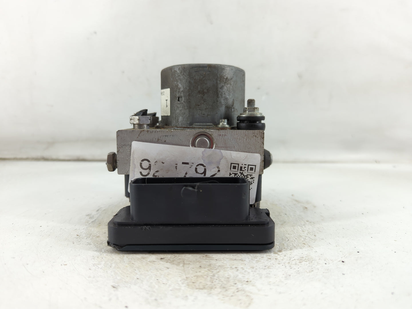 2013-2014 Ford Taurus ABS Pump Control Module Replacement P/N:DG13-2C405-A Fits Fits 2013 2014 OEM Used Auto Parts - Oemused