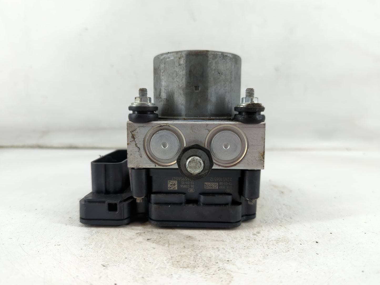 2013-2014 Ford Taurus ABS Pump Control Module Replacement P/N:DG13-2C405-A Fits Fits 2013 2014 OEM Used Auto Parts - Oemused