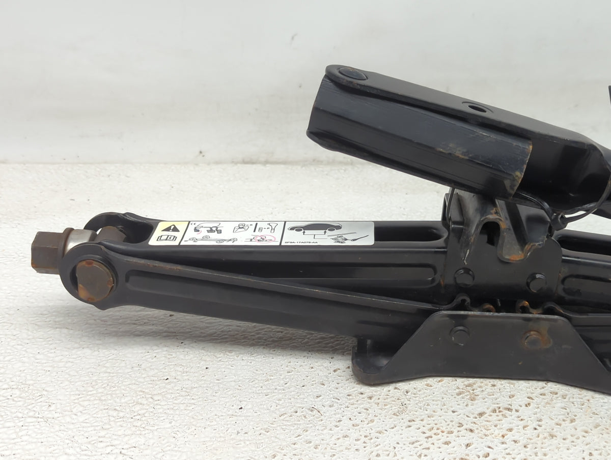 Ford Taurus Spare Scissor Car Jack 928225 - Oemusedautoparts1.com