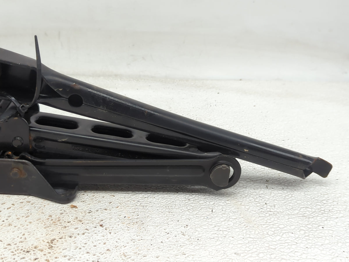 Ford Taurus Spare Scissor Car Jack 928225 - Oemusedautoparts1.com