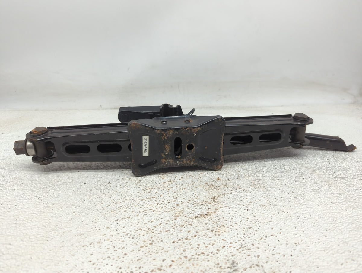 Ford Taurus Spare Scissor Car Jack 928225 - Oemusedautoparts1.com