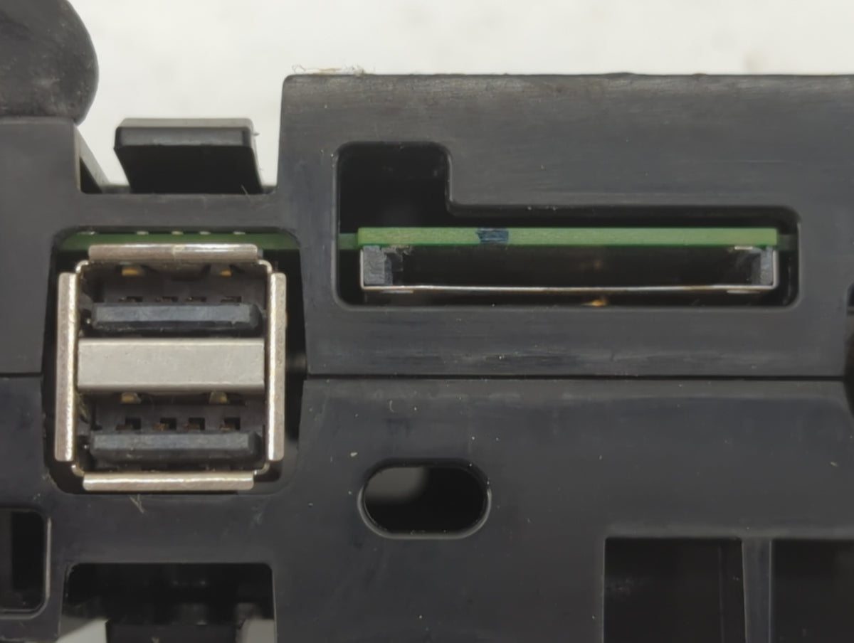 2013-2013 Ford Taurus Body Control Module Bcm Inner Cabin Fuse Box - Oemusedautoparts1.com