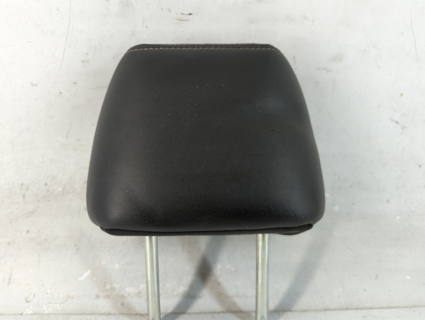 2013 Ford Taurus Headrest Head Rest Rear Seat Fits OEM Used Auto Parts - Oemusedautoparts1.com