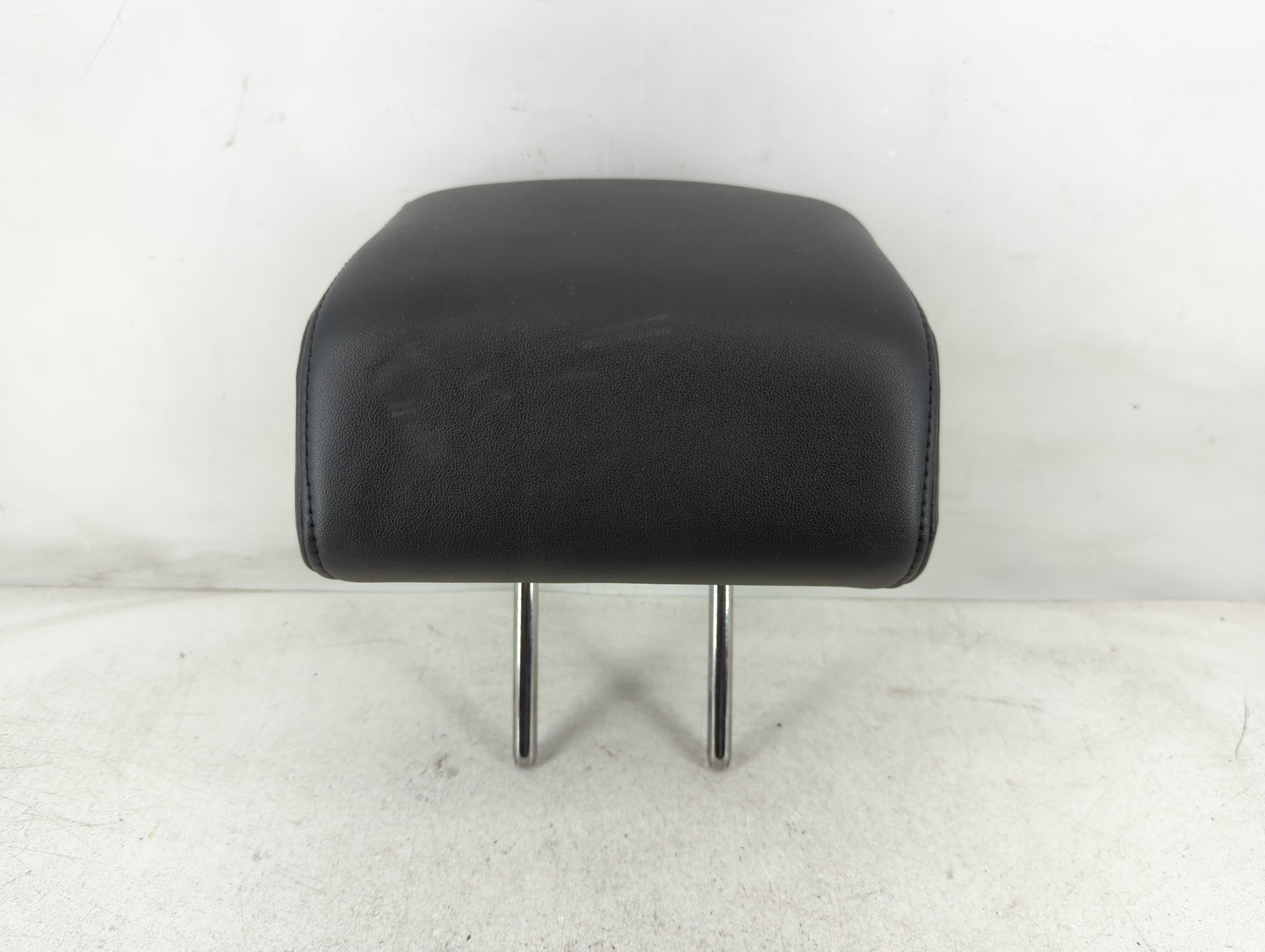 2013 Ford Taurus Headrest Head Rest Rear Center Seat Fits OEM Used Auto Parts - Oemusedautoparts1.com