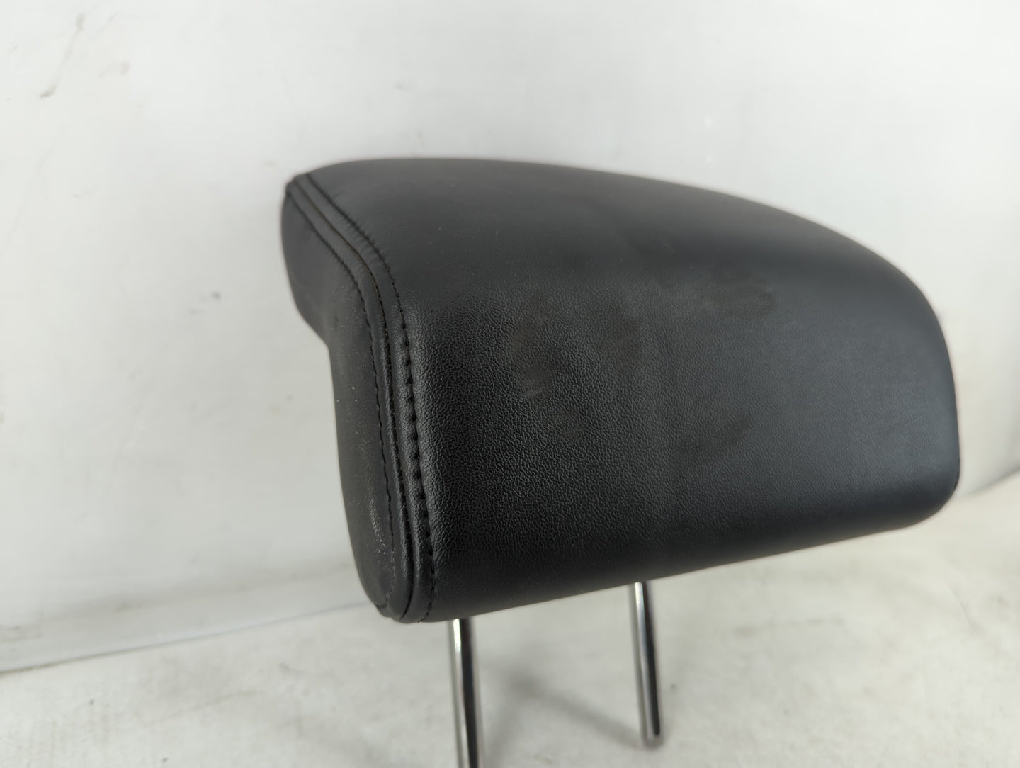 2013 Ford Taurus Headrest Head Rest Rear Center Seat Fits OEM Used Auto Parts - Oemusedautoparts1.com