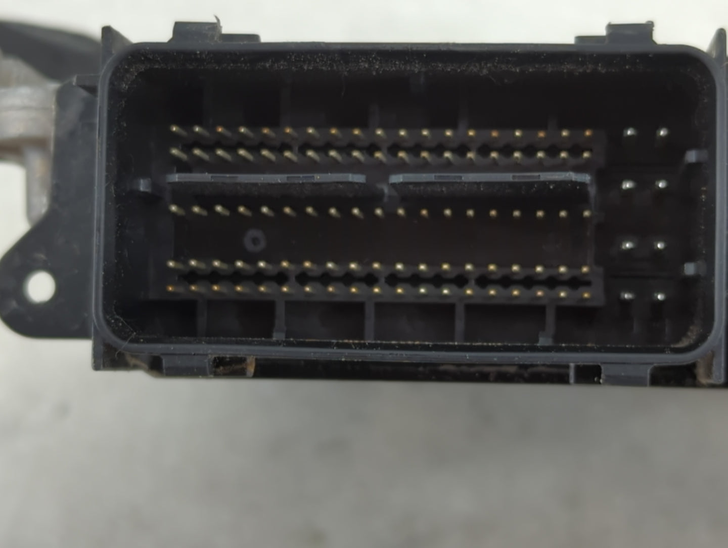 2013 Ford Taurus PCM Engine Control Computer ECU ECM PCU OEM Fits OEM Used Auto Parts - Oemusedautoparts1.com
