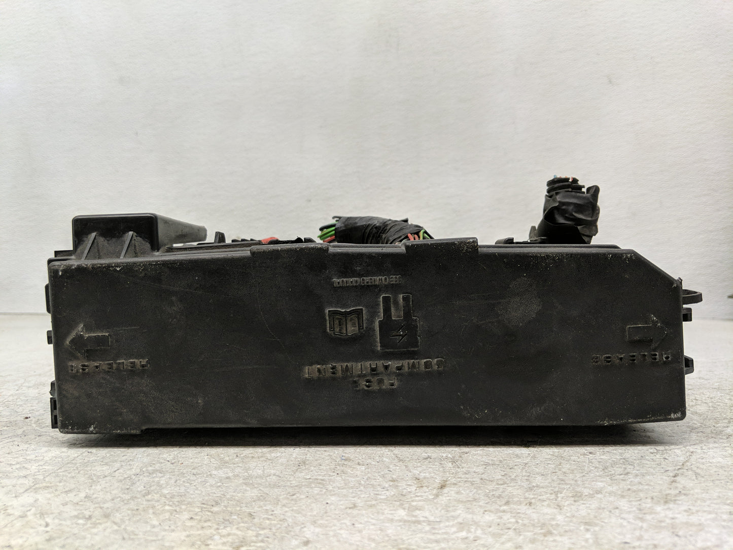 2013 Ford Transit Fusebox Fuse Box Panel Relay Module P/N:8S4T-14A003AC Fits Fits 2000 2001 2002 OEM Used Auto Parts - Oemus