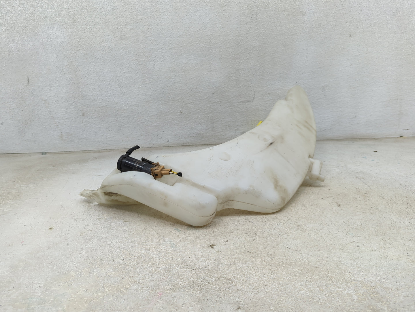 2010 Ford Transit Connect Windshield Washer Fluid Reservoir Bottle Oem - Oemusedautoparts1.com