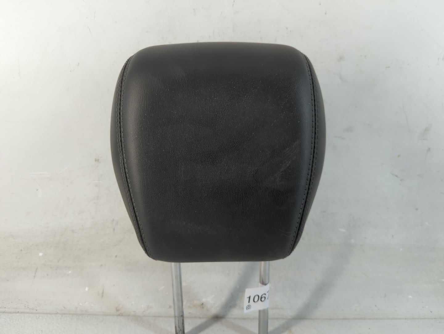 2013-2014 Gmc Acadia Headrest Head Rest Rear Seat Fits Fits 2013 2014 OEM Used Auto Parts - Oemusedautoparts1.com