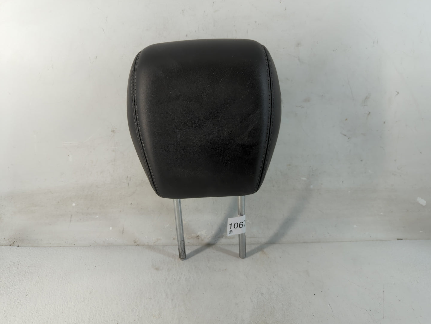 2013-2014 Gmc Acadia Headrest Head Rest Rear Seat Fits Fits 2013 2014 OEM Used Auto Parts - Oemusedautoparts1.com