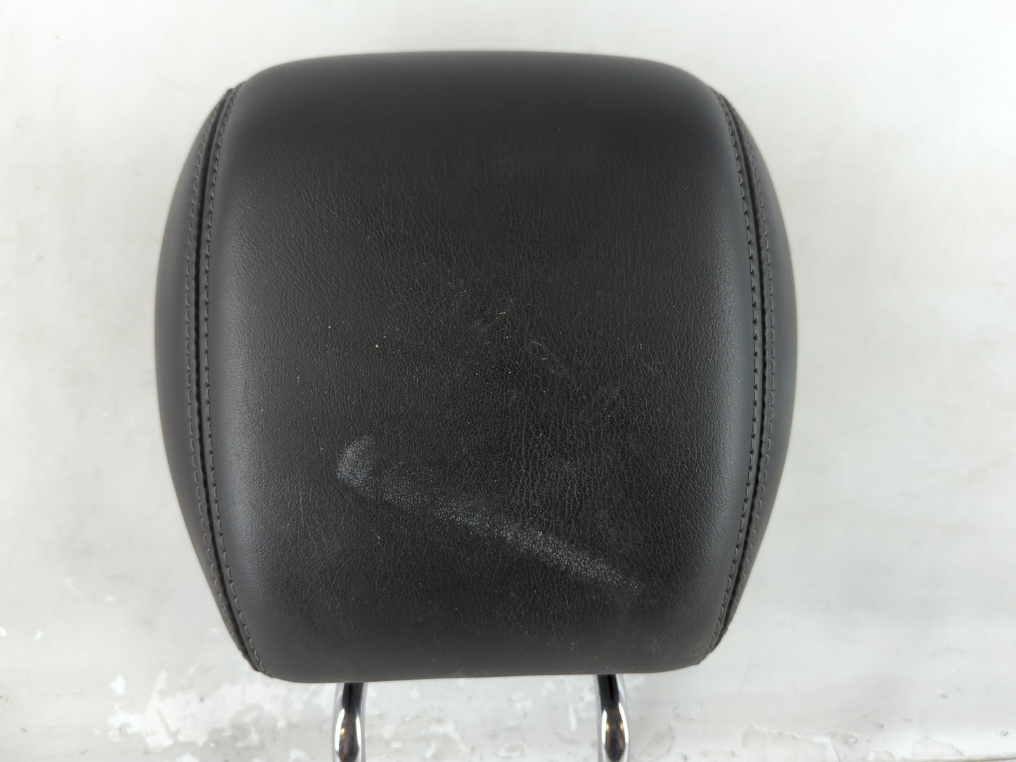 2013-2014 Gmc Acadia Headrest Head Rest Rear Center Seat Fits Fits 2013 2014 OEM Used Auto Parts - Oemusedautoparts1.com