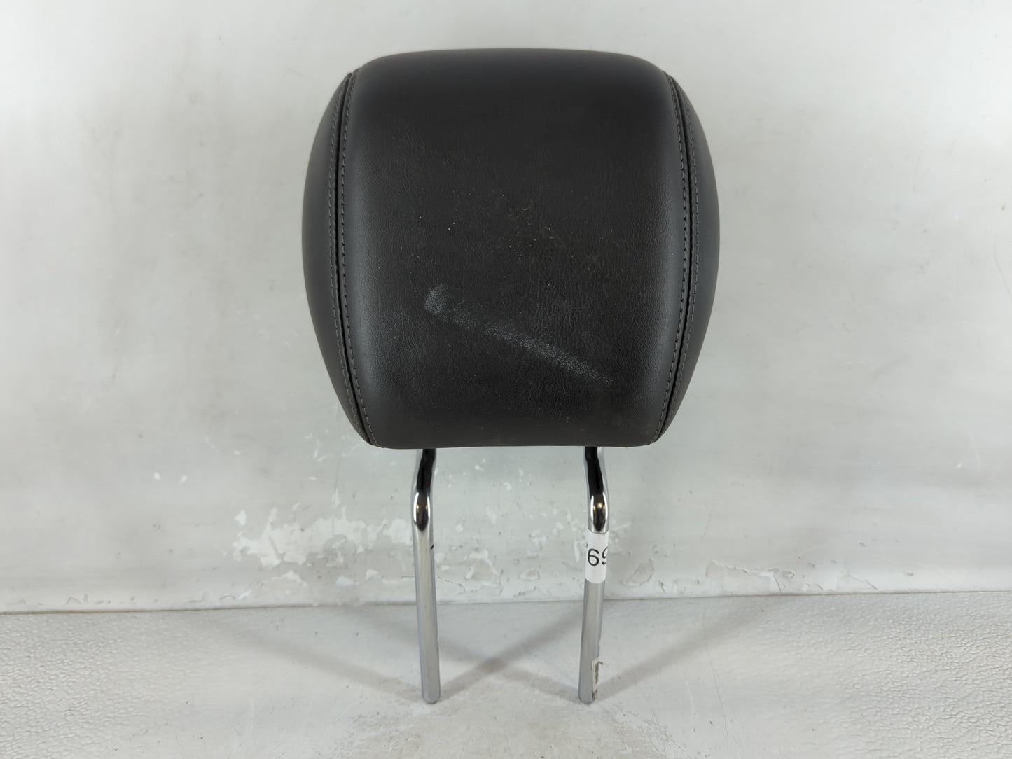2013-2014 Gmc Acadia Headrest Head Rest Rear Center Seat Fits Fits 2013 2014 OEM Used Auto Parts - Oemusedautoparts1.com