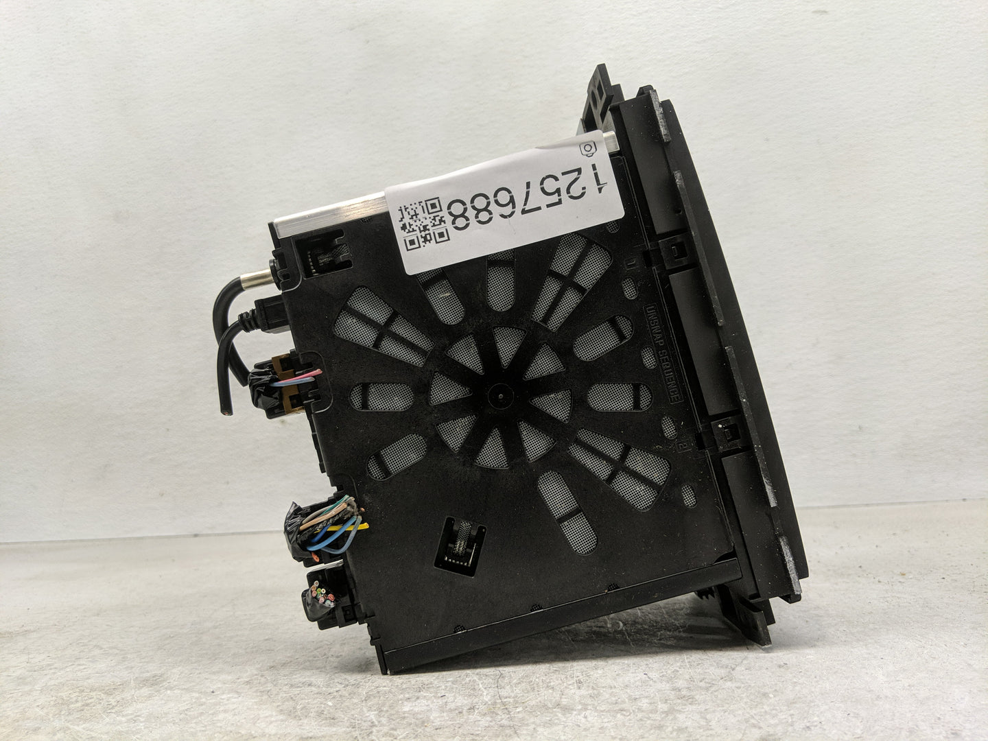 2013-2014 Gmc Acadia Radio AM FM Cd Player Receiver Replacement P/N:23130124 Fits Fits 2013 2014 OEM Used Auto Parts - Oemus