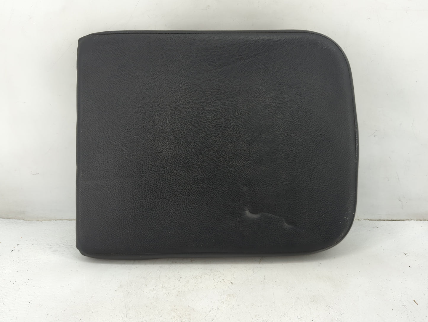 2013 Gmc Acadia Center Console Armrest Cover Lid Fits OEM Used Auto Parts - Oemusedautoparts1.com