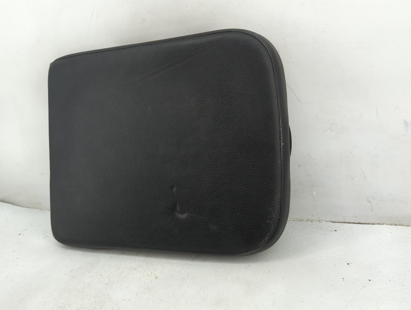2013 Gmc Acadia Center Console Armrest Cover Lid Fits OEM Used Auto Parts - Oemusedautoparts1.com