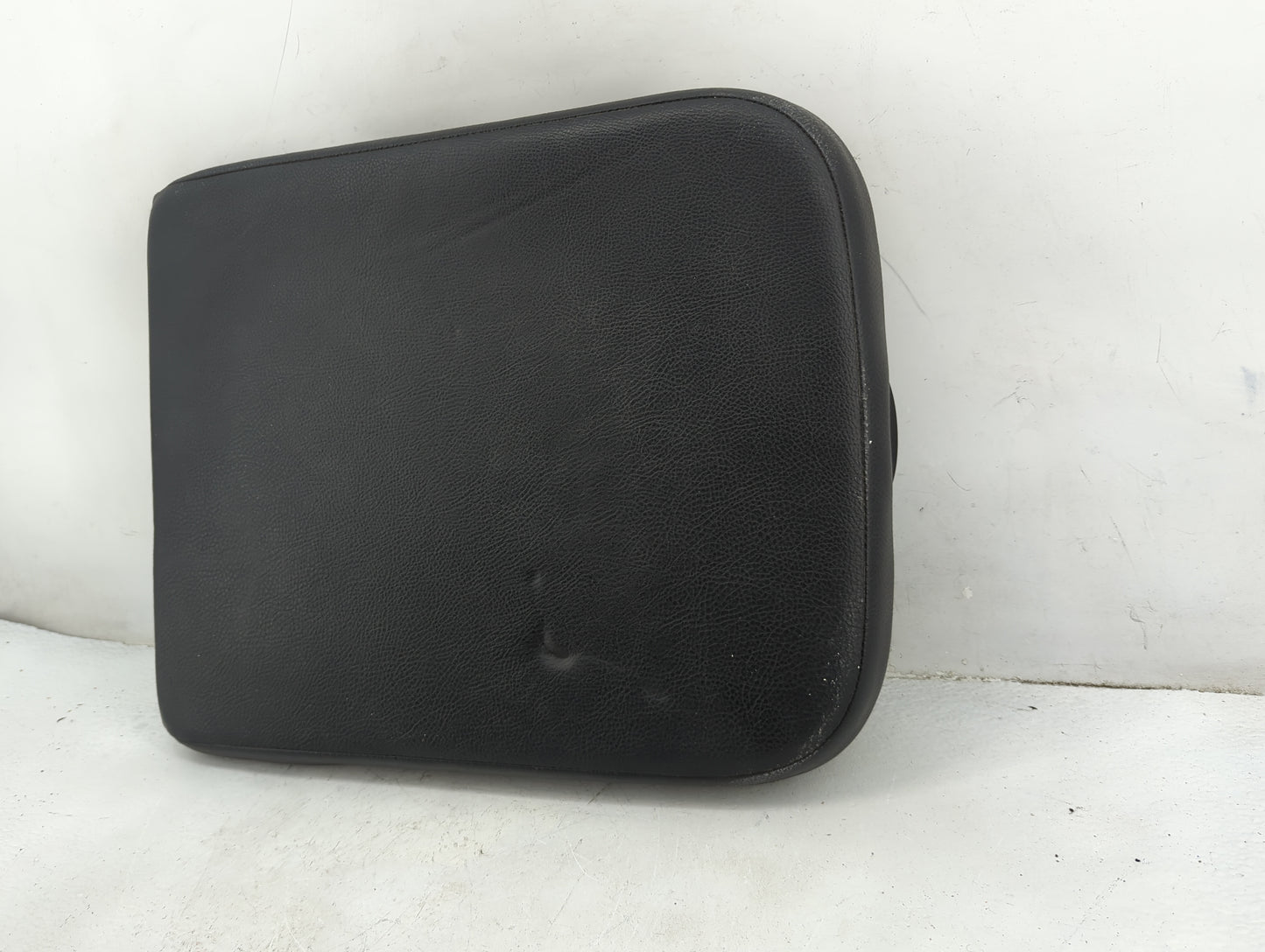 2013 Gmc Acadia Center Console Armrest Cover Lid Fits OEM Used Auto Parts - Oemusedautoparts1.com
