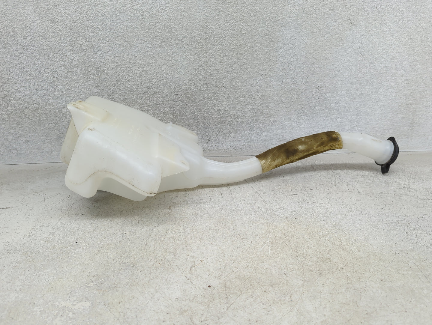 2007-2017 Gmc Acadia Radiator Coolant Overflow Expansion Tank Bottle 1393649 - Oemusedautoparts1.com