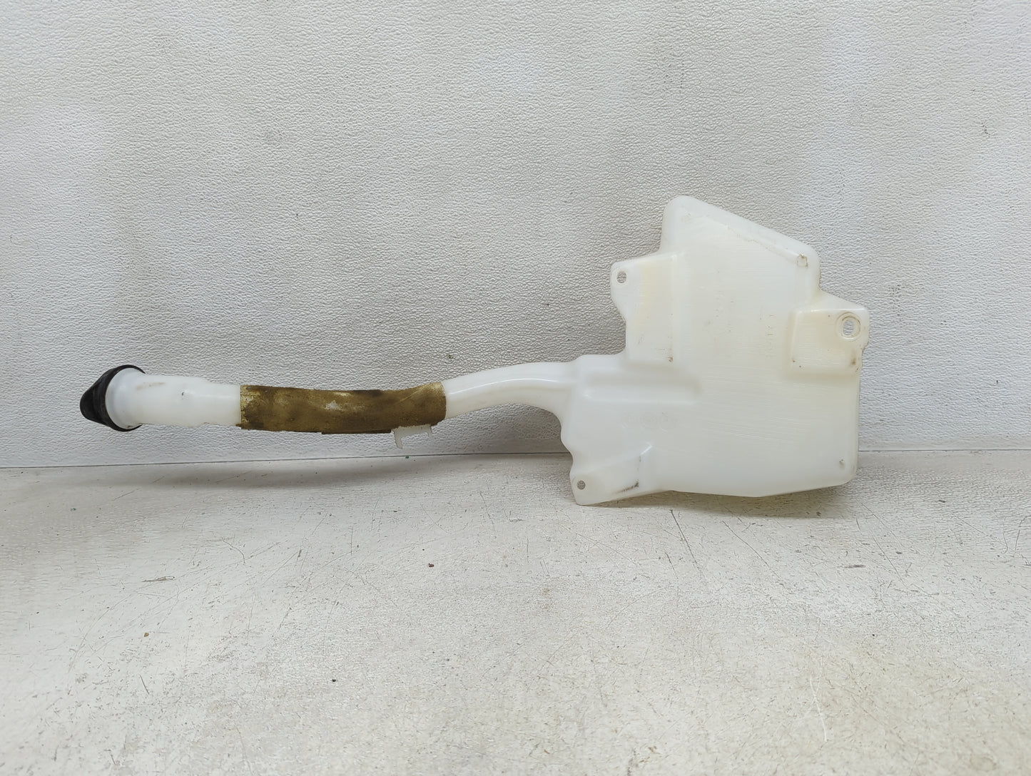 2007-2017 Gmc Acadia Radiator Coolant Overflow Expansion Tank Bottle 1393649 - Oemusedautoparts1.com