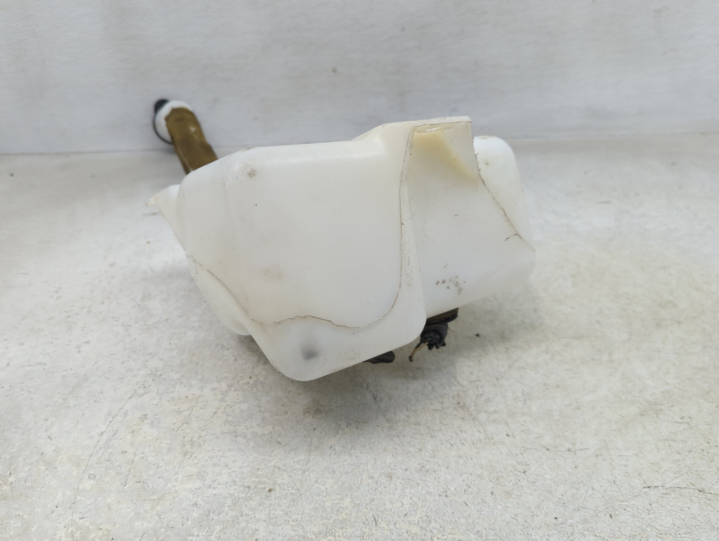 2007-2017 Gmc Acadia Radiator Coolant Overflow Expansion Tank Bottle 1393649 - Oemusedautoparts1.com
