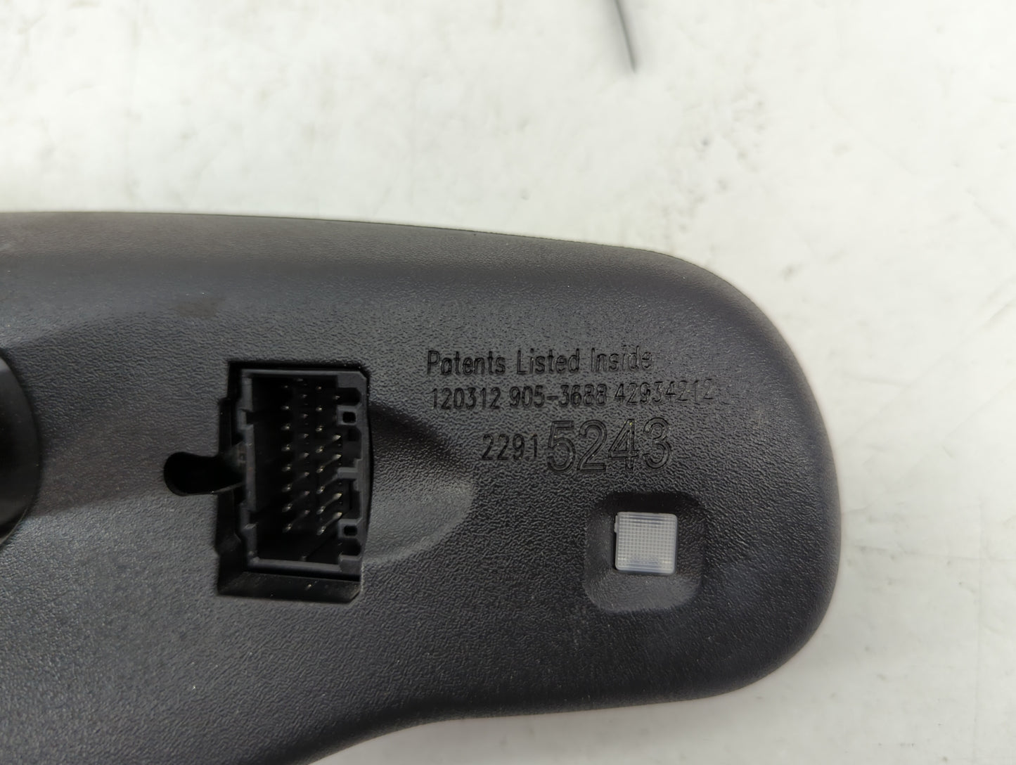 2007-2017 Gmc Acadia Interior Rear View Mirror Replacement OEM P/N:22915243 Fits OEM Used Auto Parts - Oemusedautoparts1.com