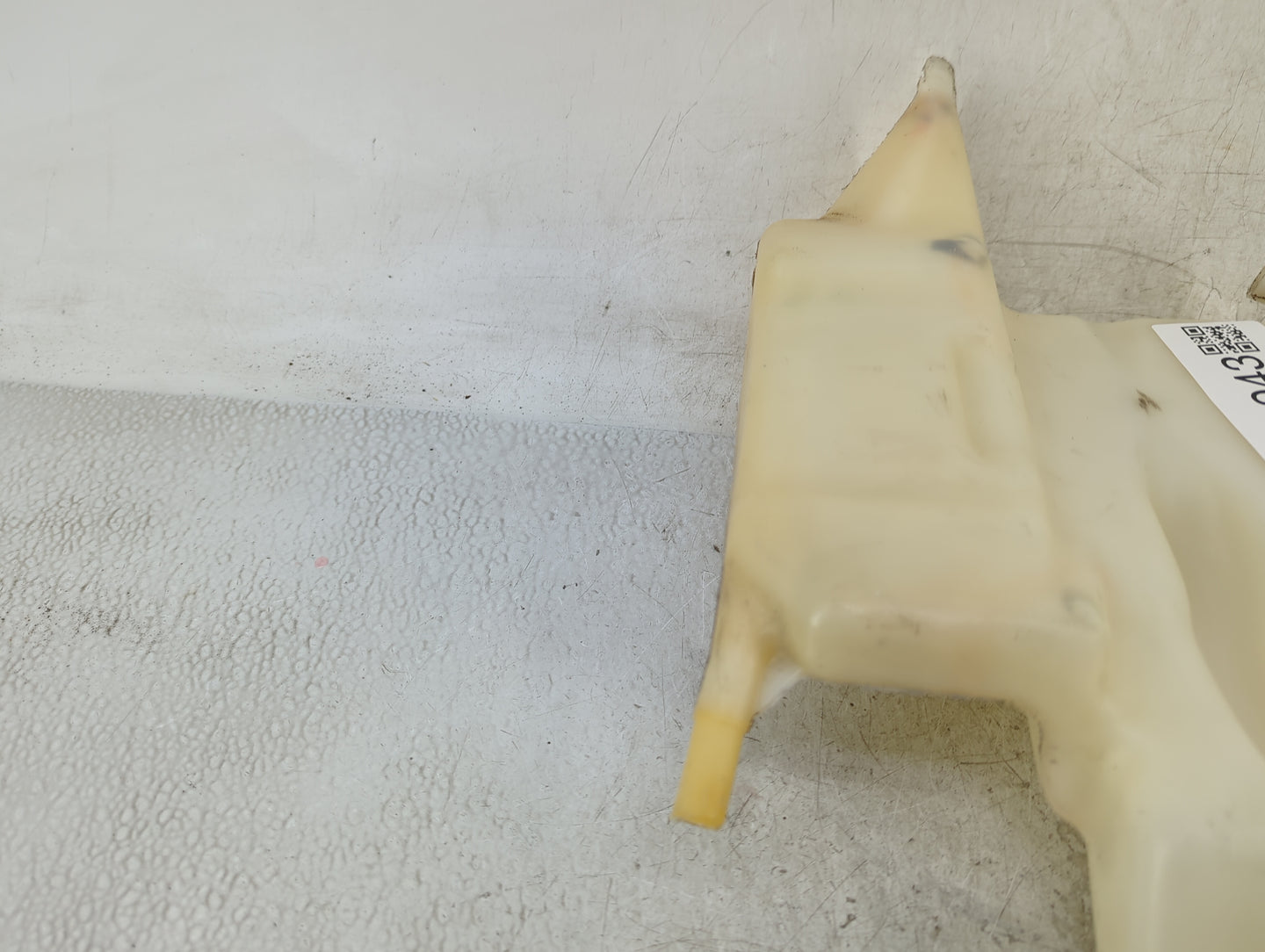 2007-2017 Gmc Acadia Radiator Coolant Overflow Expansion Tank Bottle 1409943 - Oemusedautoparts1.com