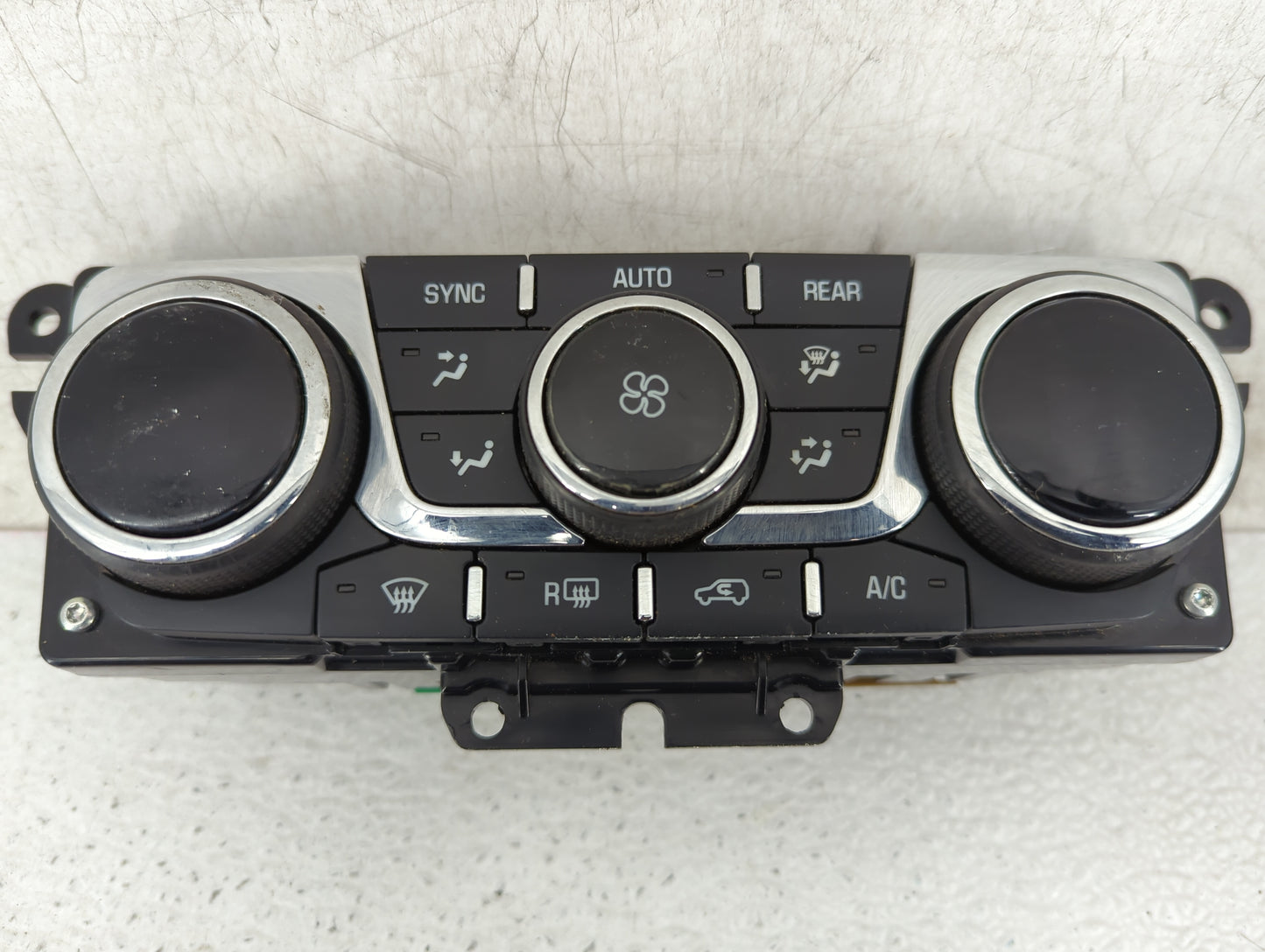 2013 Gmc Acadia Climate Control Module Temperature AC/Heater Replacement P/N:23120466 Fits OEM Used Auto Parts - Oemusedauto