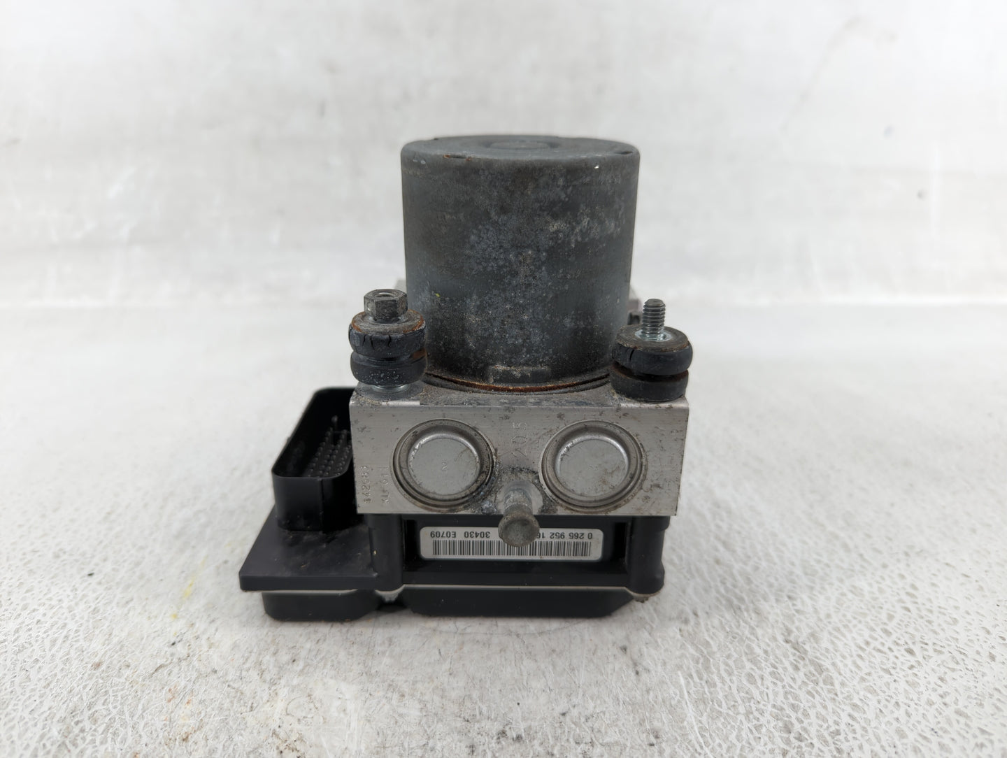 2012-2017 Gmc Acadia ABS Pump Control Module Replacement Fits Fits 2012 2013 2014 2015 2016 2017 OEM Used Auto Parts - Oemus