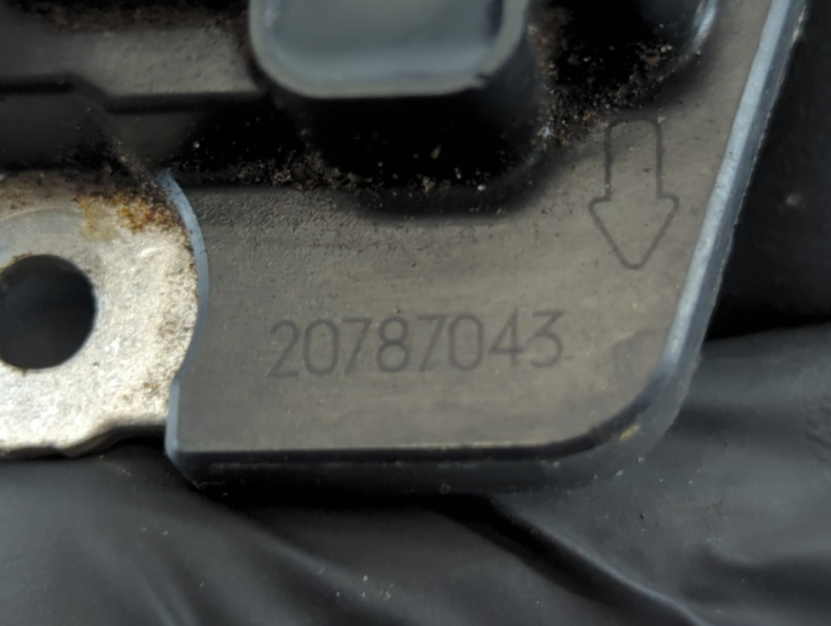 2012-2022 Gmc Acadia Mass Air Flow Meter Maf Sensor 657743 - Oemusedautoparts1.com